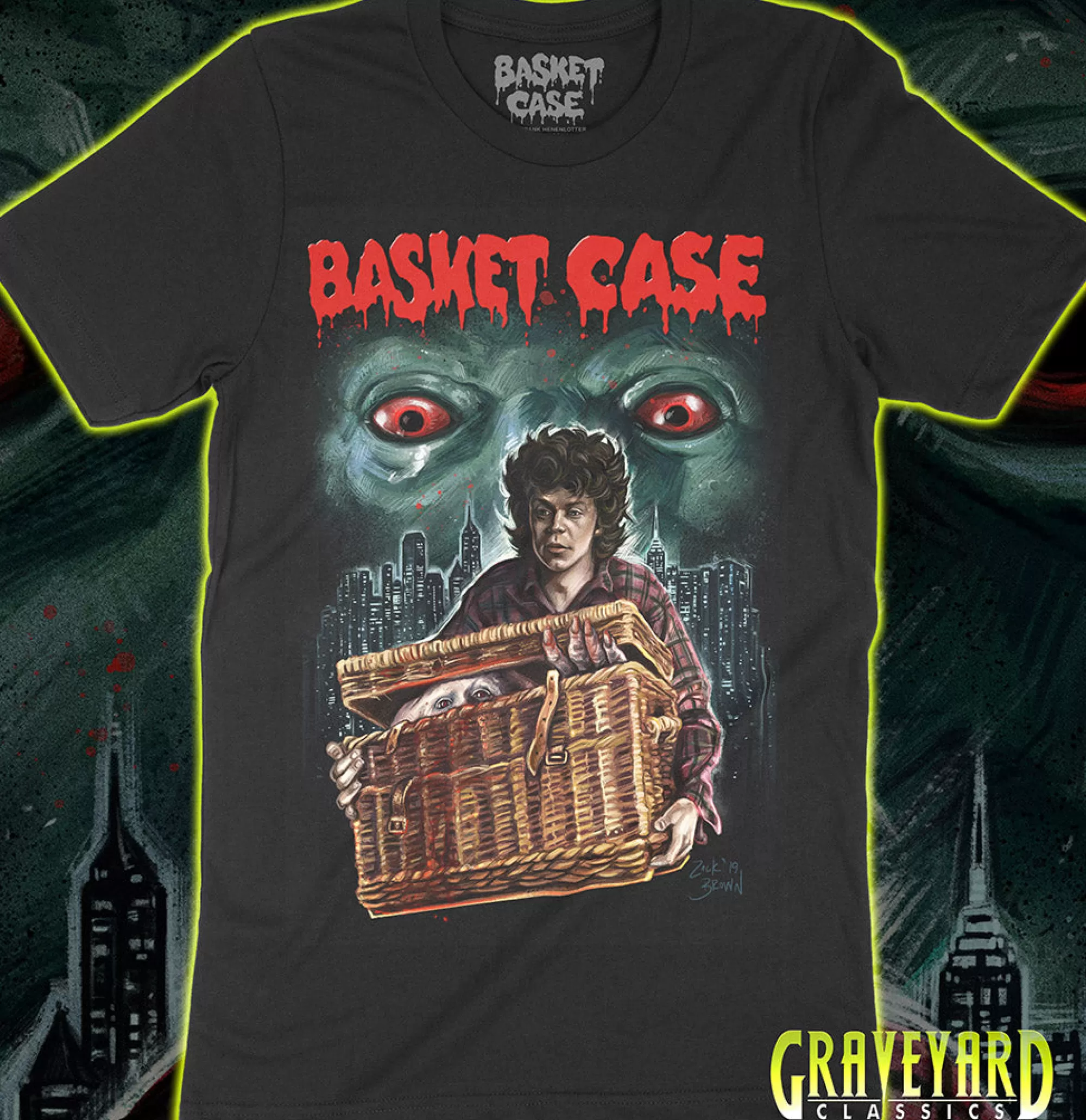 - Peeking In The Cityt-Shirt<Basket case Store